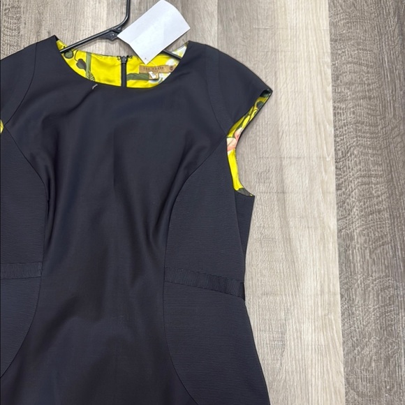 ❄️Ted Baker Black Sheath Dress Cap Sleeve Crew Neck - Picture 3 of 3